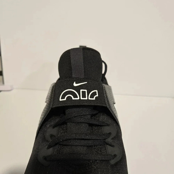 Nike Air Black Training Sneakers – Comfort and Style Combined - Picture 5 of 11